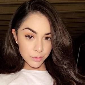 Meet your Posher, Claudia